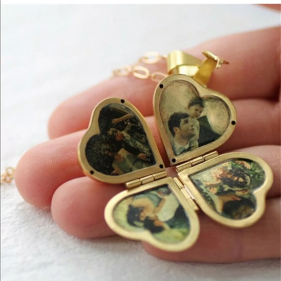 Urban Outfitters Jewelry Vintage Folding Heart Locket Necklace